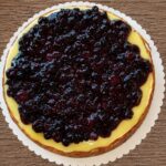 Proteinreicher Cheescake mit Pudding-Heidelbeer-Topping Cheesecake mit Heidelbeeren